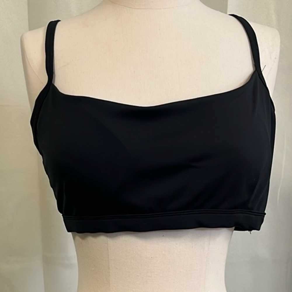 Series 8, Black sports bra